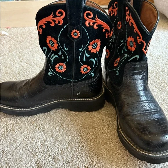 Black Leather Embroidered Cowboy Boots - Picture 2 of 3
